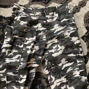 camo cargo jeans